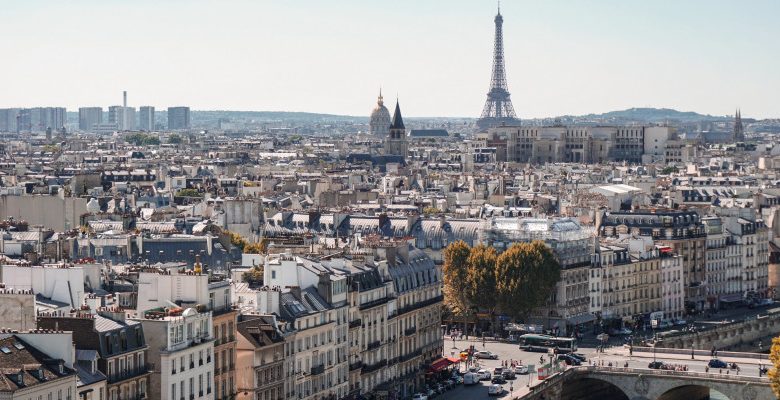 Фото - Власти Парижа объявили о повышении налога на недвижимость более чем на 50%